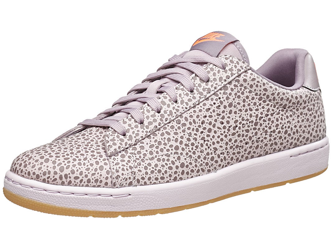 women's burgundy nike tennis shoes