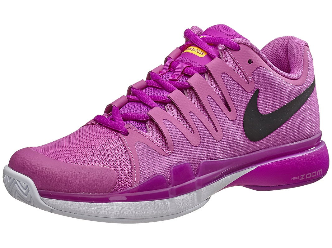 popular womens nike tennis shoes