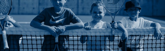 rots Grote hoeveelheid samenkomen Junior Tennis Gear | Tennis Warehouse
