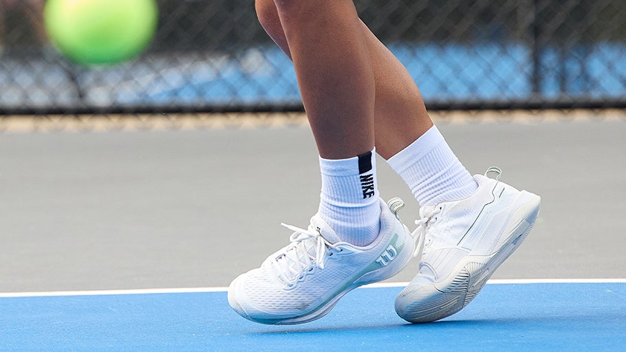 When to Replace Your Tennis Shoes