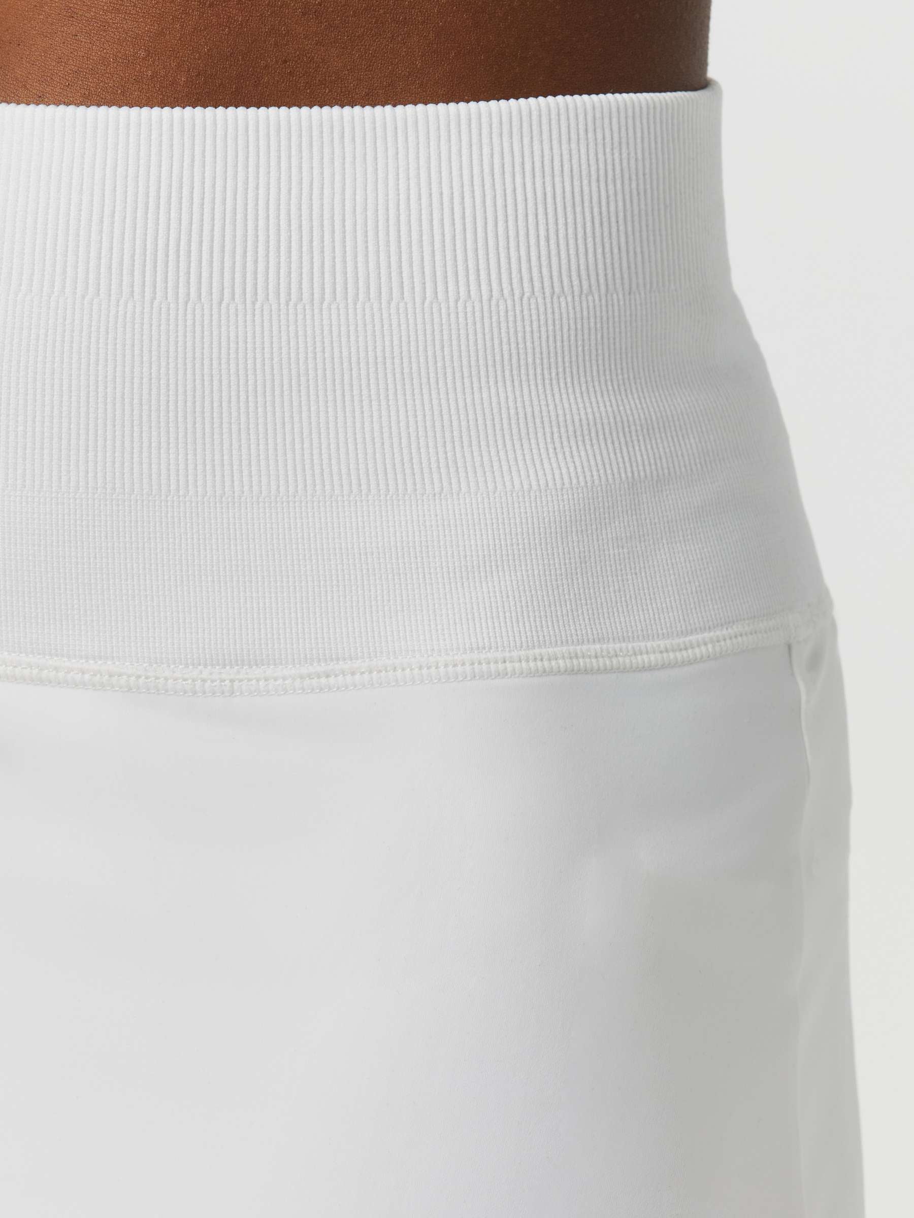 Closeup picture of the ribbed waistband