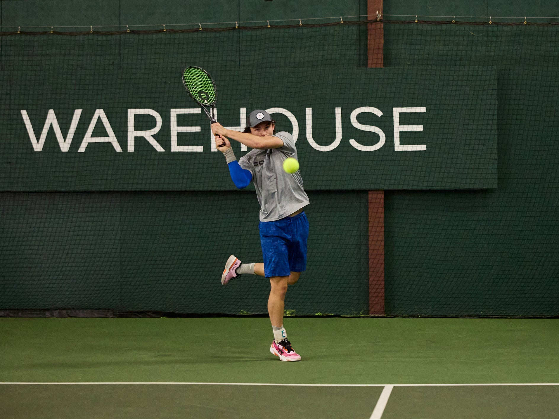 TW playtester hitting a backhand with the Solinco Blackout 300 v2.