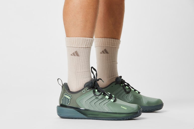 Earth tones shoe/sock combo