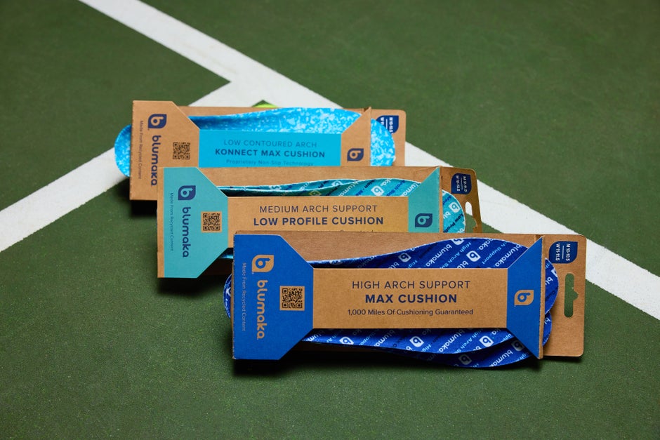 Blumaka insoles all in packaging side-by-side. 